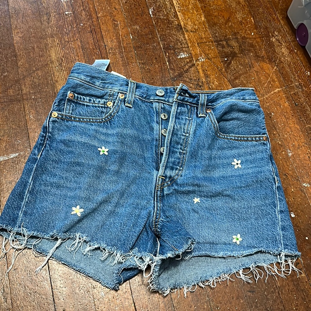 Levi’s ribcage shorts with embroidered flowers